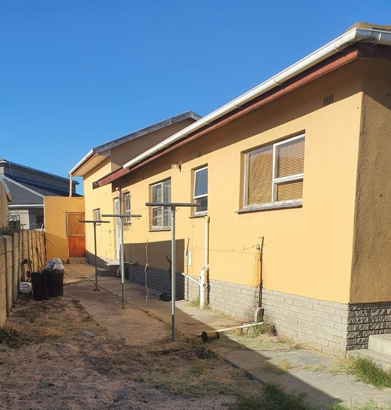 4 Bedroom Property for Sale in Palm Park Western Cape
